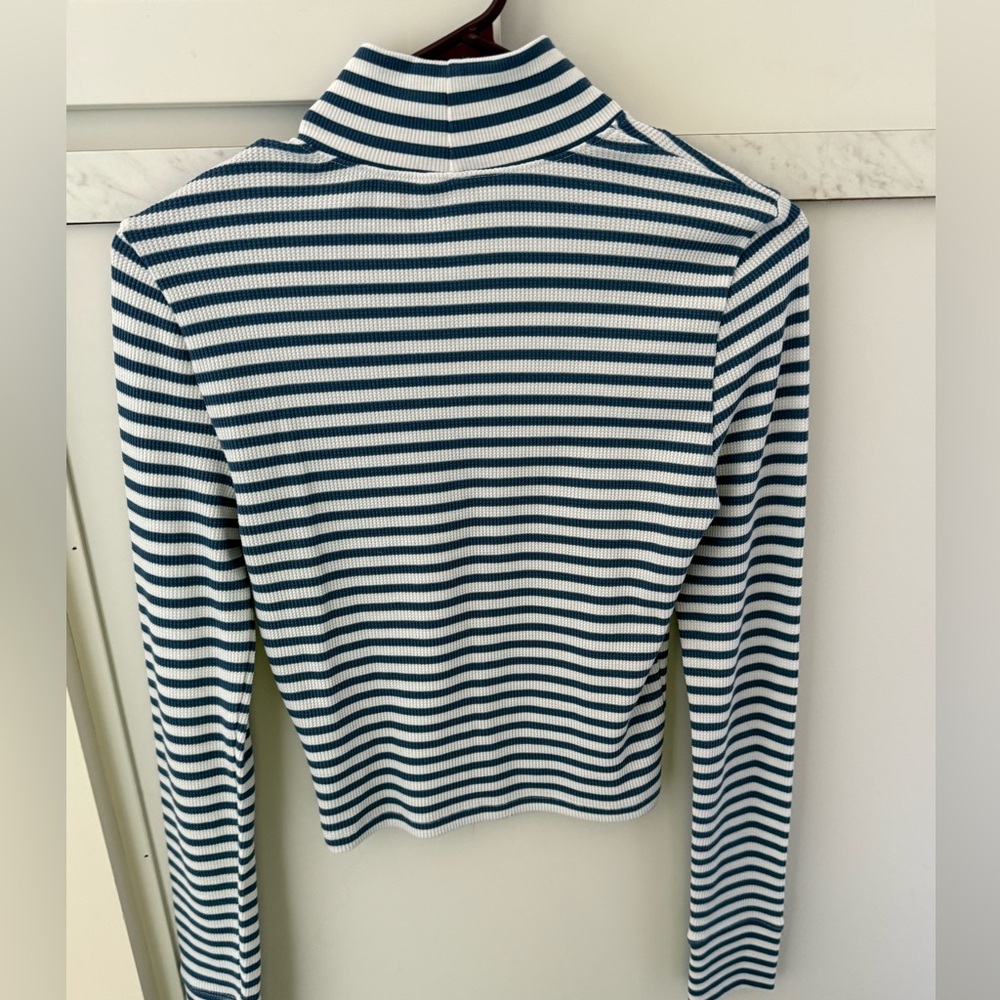 American eagle size S turtle neck long sleeve